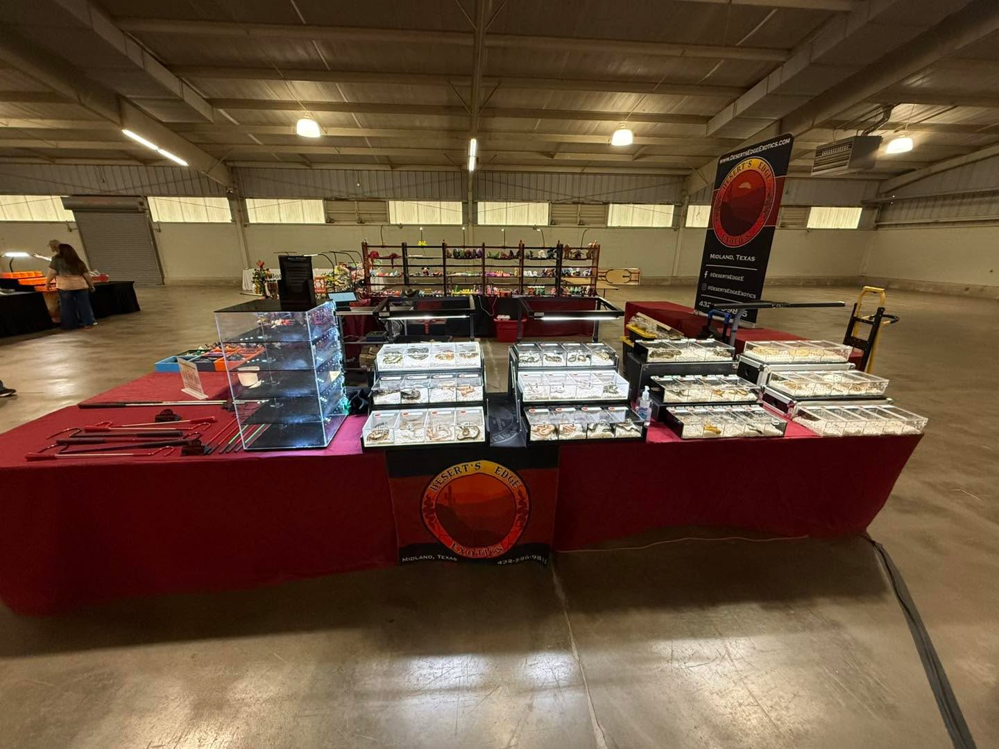 We are all setup for this weekends showmereptileshow here in Odessa Texas!
Ector County Coliseum Building B.
Saturday 10-5 Sunday 10-3:30. Just need to bring the adult snakes in the morning and the feeder insects.
Bring your valentine and get them to hide they really want this year!
.
.
.
#royalpythonsofinstagram #royalpythonsofig #royalpythons #royalpythonmorphs #royalpythonbreeder #royalpython #desertsedgeexotics #ballpythonbreeder #reptilesofinstagram #ballpythonmorph #ballpythonofinstagram #ballpython #ballpythonmorphs #reptilebreeder #ballpythonsofinstagram #reptilekeeper #ballpythonbreeding #snakesofinstagram #reptiles #ShowMeReptileShow #showmereptileshow #odessa #odessatx #Ector #county #ectorcountycoliseum
